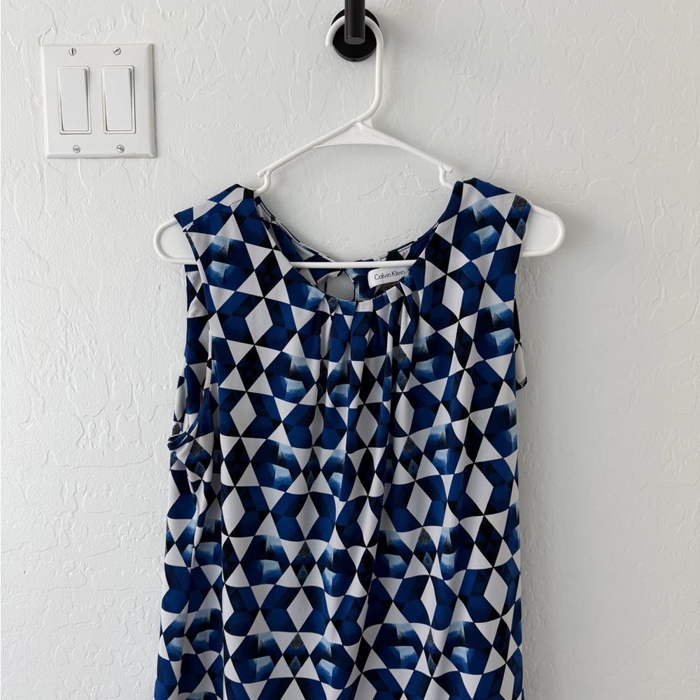 Calvin Klein Blue and White Geometric Patterned Top
